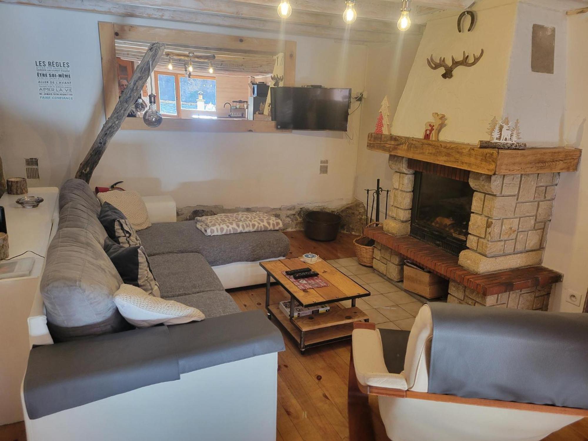 Paisible Maison Dans Les Pyrenees Fontpédrouse Kültér fotó